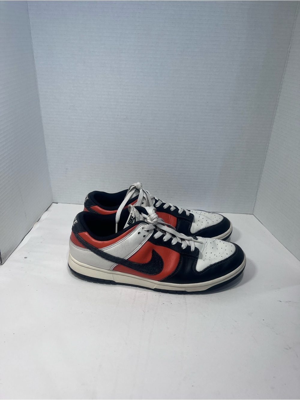 Nike Men's Low-Top Sneakers in White, Black & Orange